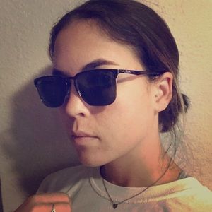 Top Black on Silver Ray-Ban Sunglasses☀️🕶